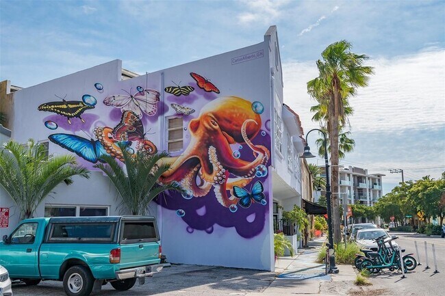 Building Photo - 635 S Orange Ave