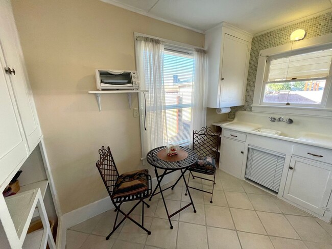 Building Photo - Furnished 1 Bedroom House in Downtown King...