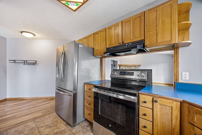 Building Photo - 200 Waterford Dr