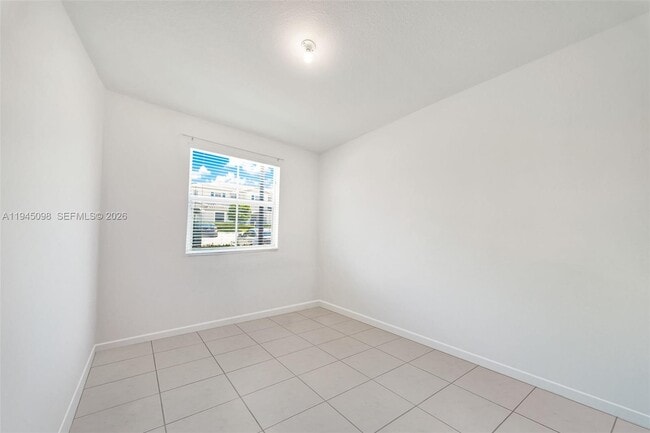 Building Photo - 2699 SE 19th St