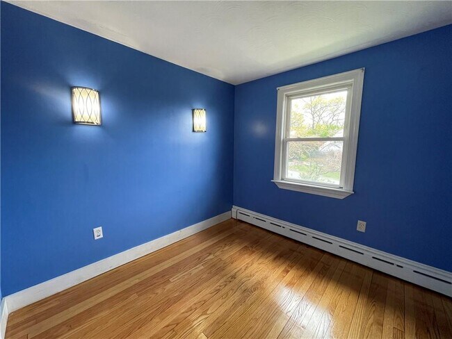 Building Photo - 54 Durfee Rd