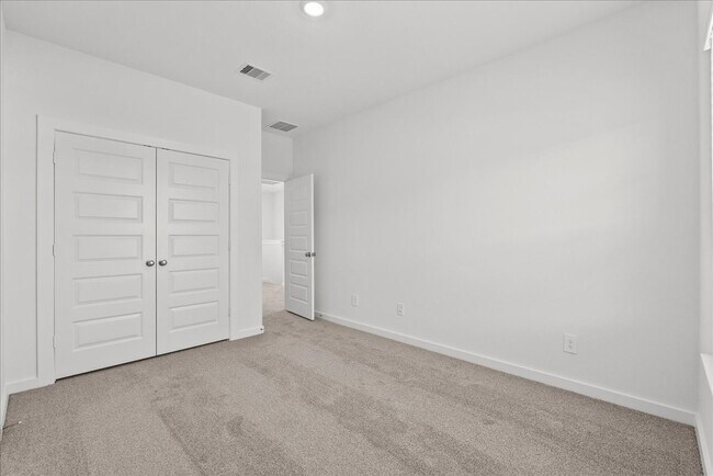 Building Photo - 535 Avisa Dr