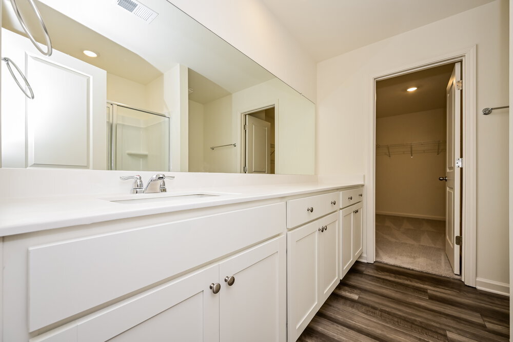 Building Photo - 7661 Saffron Ave