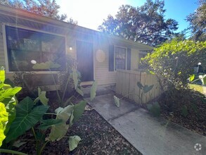 Building Photo - 1BD/1BA Home in Gainesville, FL – Modern L...