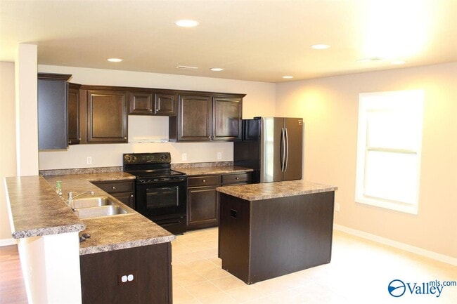 Building Photo - 2438 Belltown Dr SW