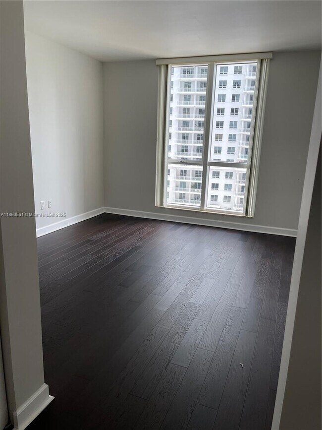 Building Photo - 901 Brickell Key Blvd