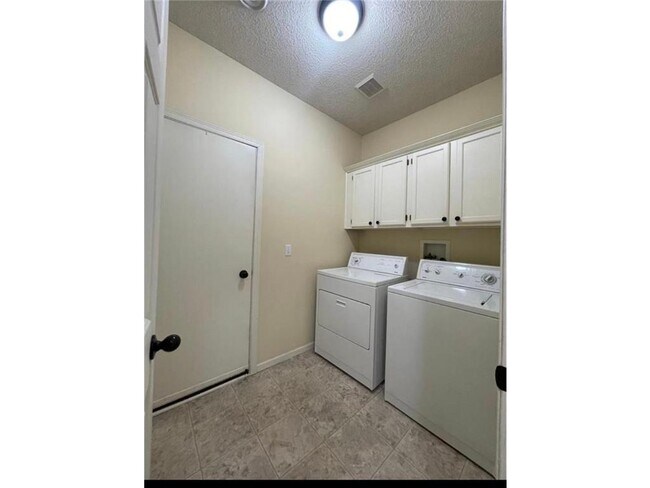 Building Photo - 10986 Isanti Ct NE