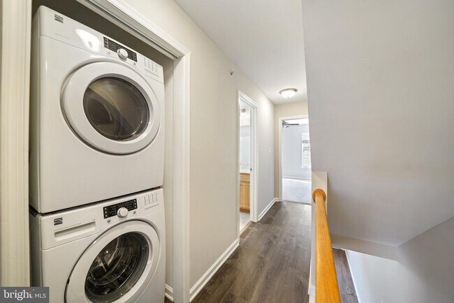 Building Photo - 24 Merion Ave