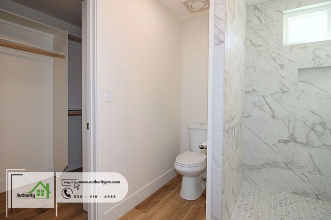 Building Photo - 9905 Merryhill Ln