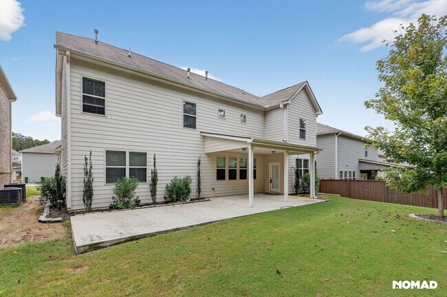 Building Photo - Spacious 5BR House in Buford