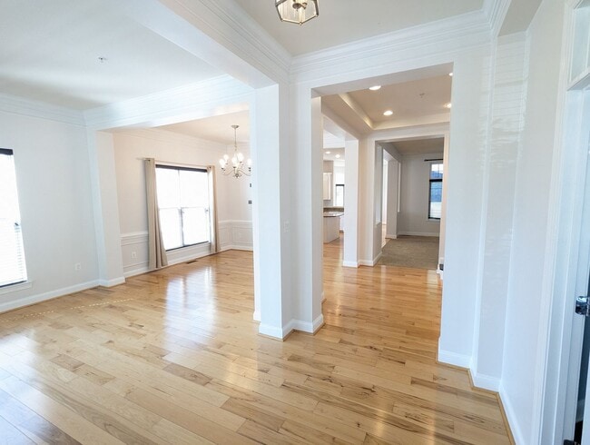 Building Photo - Impeccably maintained SFH in Clarksburg re...