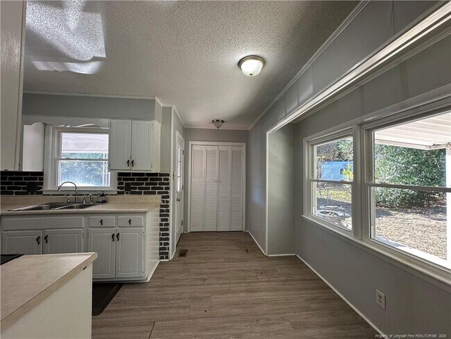 Building Photo - 1036 Appalachin Dr