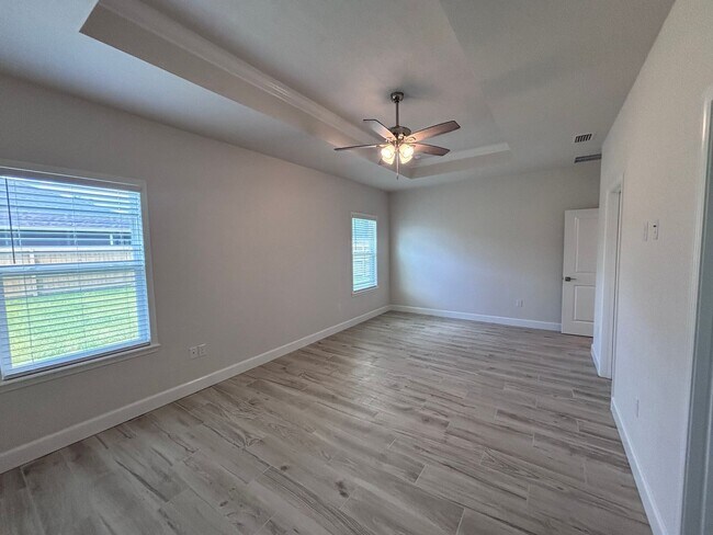 Building Photo - Welcome to this beautifully built 3-bedroo...