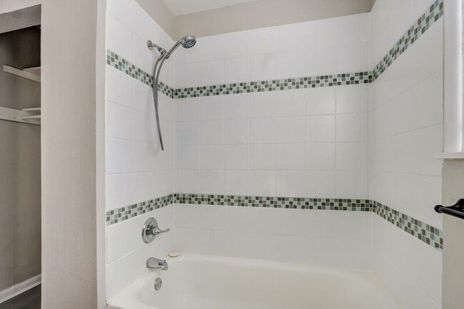 Building Photo - 3863 S Broadway Ave