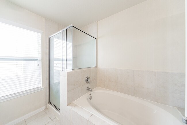 Building Photo - 7239 Autumn Sun Dr