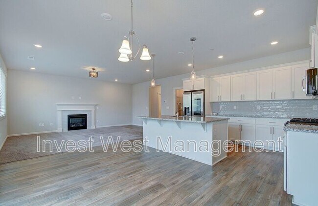 Building Photo - 6834 N 89th Loop