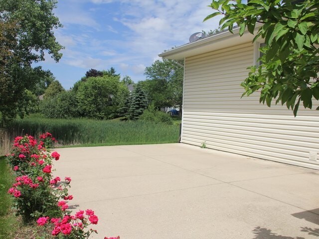 Building Photo - 1227 Tracie Drive
