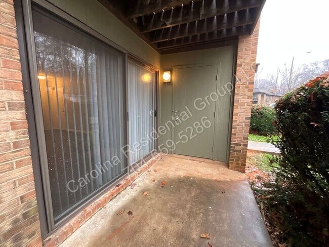 Building Photo - 238 Orchard Trace Ln