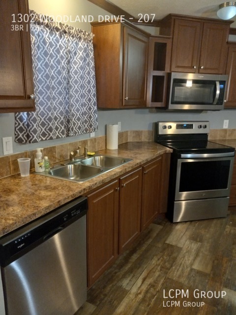 Building Photo - Top Of The Line Manufactured Home for Rent!!