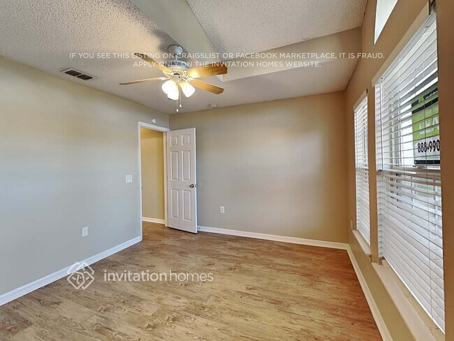 Building Photo - 3401 Volley Ct