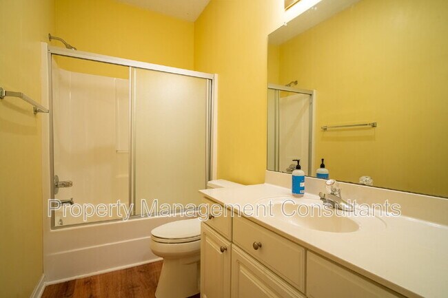 Building Photo - 216 Horseshoe Bend N