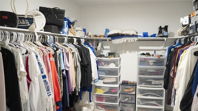 Building Photo - 2913 Crown Gate Dr