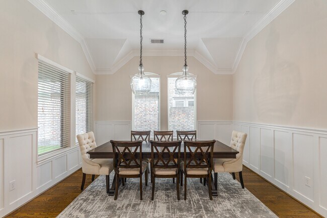 Building Photo - 34 Danby Place