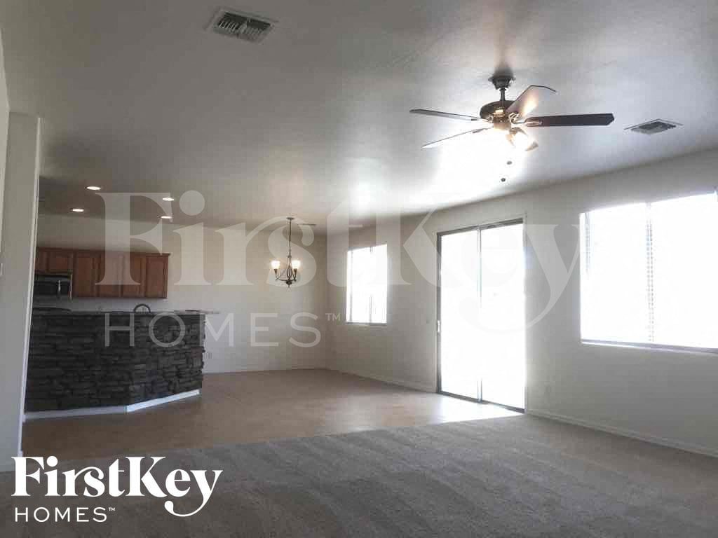 Building Photo - 14495 N 135th Ln