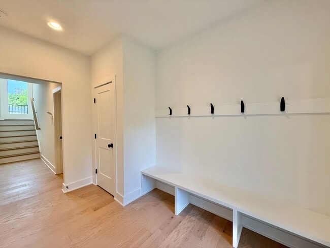 Building Photo - Luxurious New Construction 4BD, 4BA Downto...