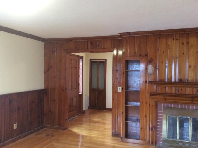 Building Photo - 95 Noble St