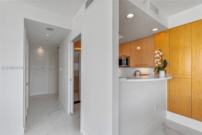 Building Photo - 3350 SW 27th St