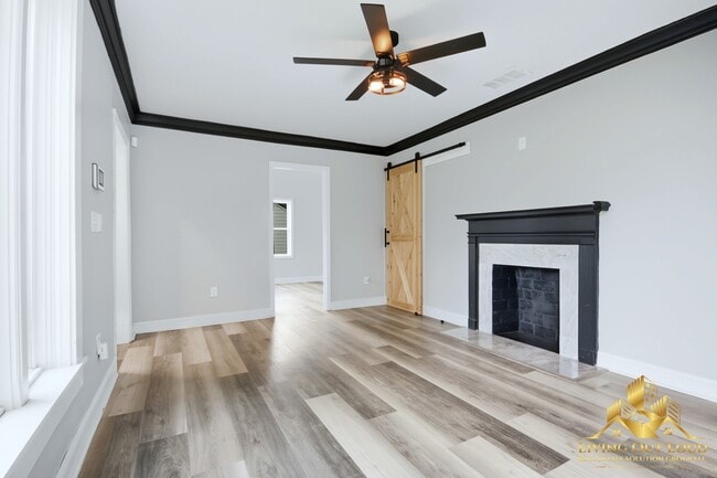 Building Photo - 1439 Westridge Rd SW