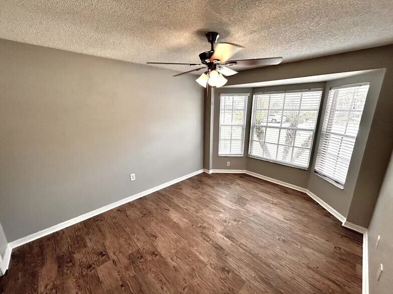 Building Photo - 7508 Briarbay Loop