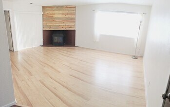 Building Photo - 1303 Alpine Ave.