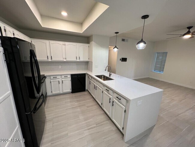 Building Photo - 11666 N 28th Dr