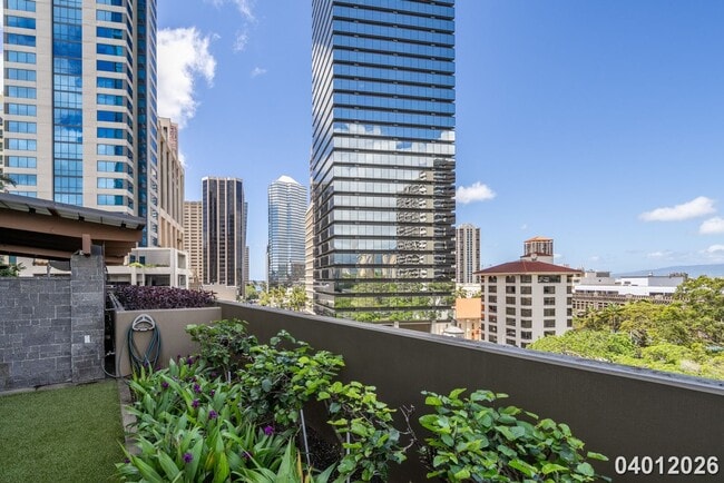 Building Photo - 2br - 2 Bed 1 Bath Condo in Capitol Place