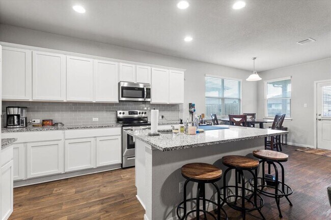 Building Photo - 129 Jubilee Dr
