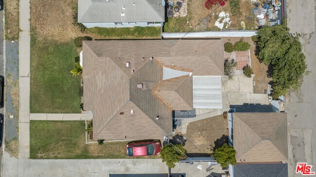 Building Photo - 713 W 118th St