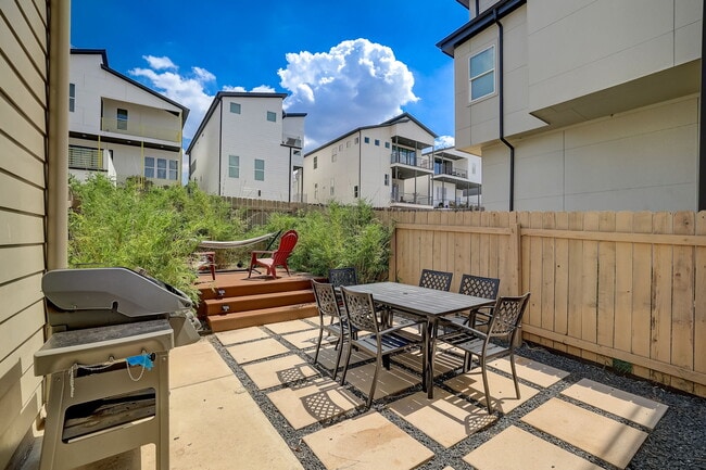 Building Photo - 6205 Seville Dr