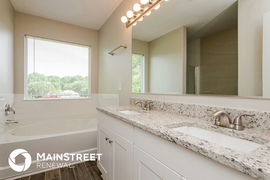 Building Photo - 3676 Lake Spring Ave NW