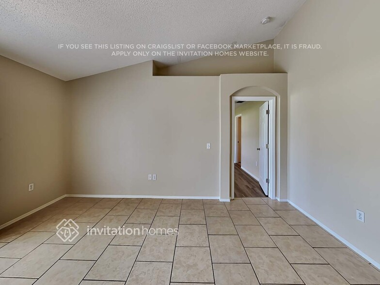 Building Photo - 5262 Miriam Dr