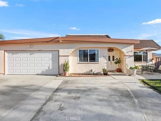 Primary Photo - Charming 4-Bedroom Single-Family Home in S...