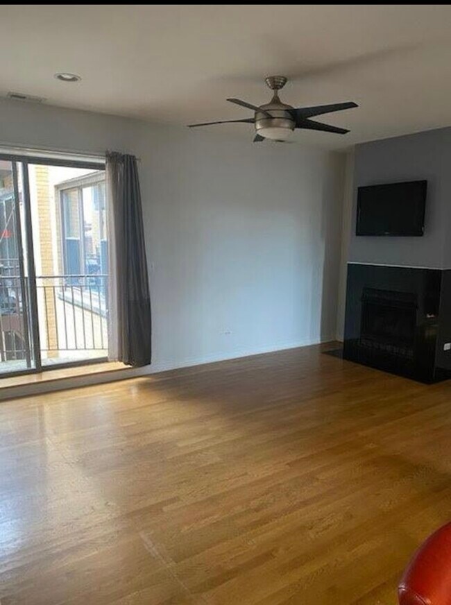 Building Photo - 3010 W Addison St