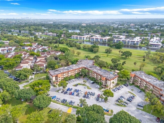 Building Photo - 6100 S Falls Cir Dr