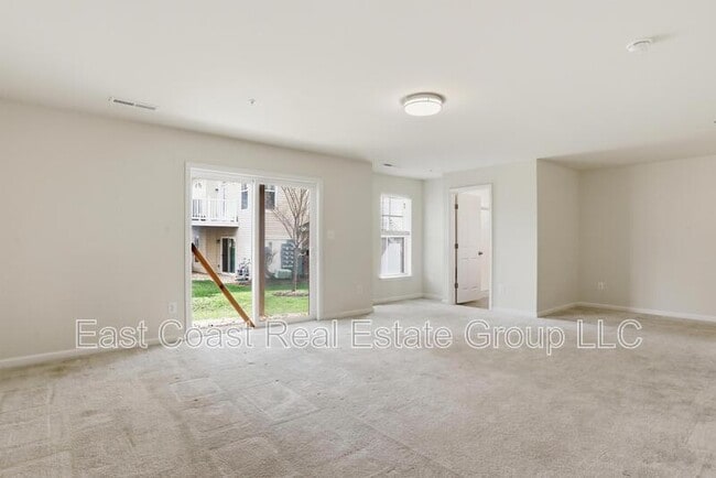 Building Photo - 5891 Bella Marie Wy