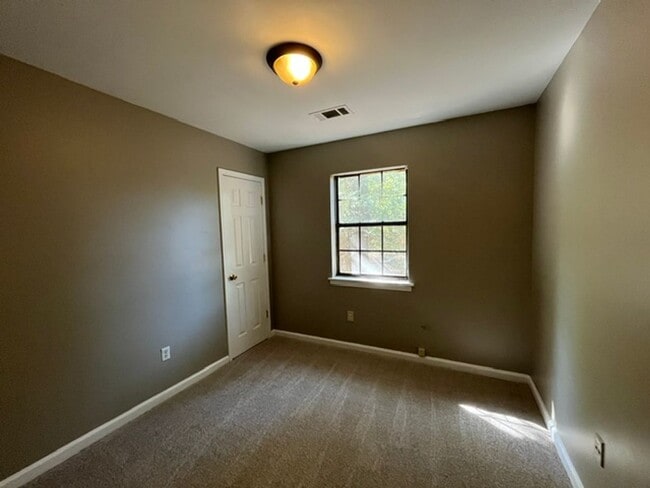Building Photo - 5189 Haynes Dr