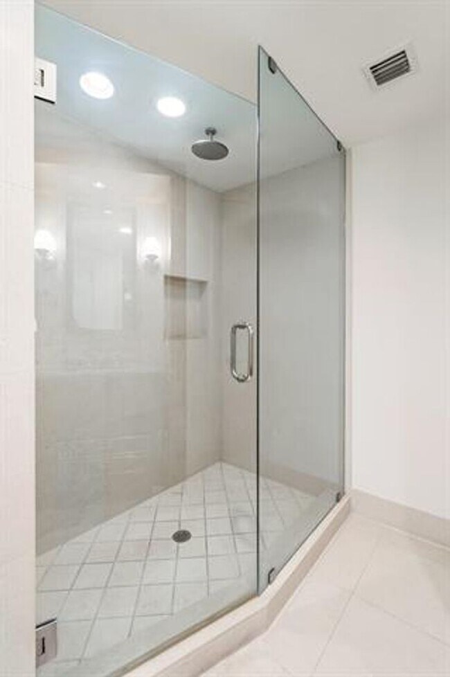 Building Photo - 6899 Collins Ave