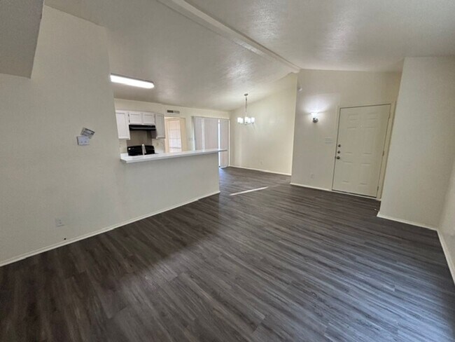 Building Photo - 2517 Limestone Dr