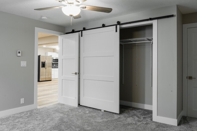 Building Photo - 7337 Collister Rd