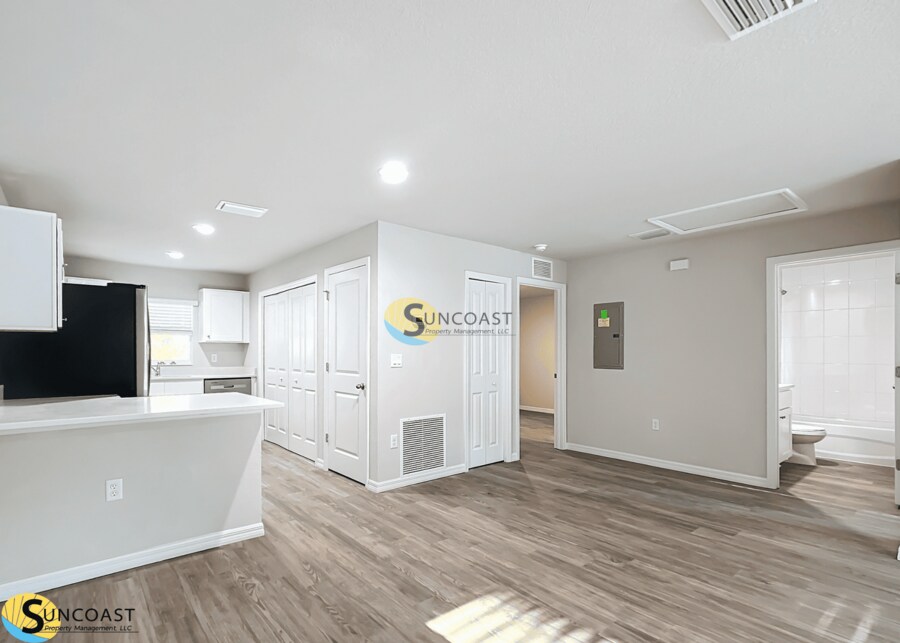 Building Photo - 9013 N Travis Dr
